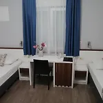 迪娜酒店 4*
