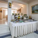 迪娜酒店 4* Međugorje
