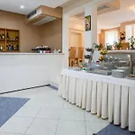 迪娜酒店 酒店