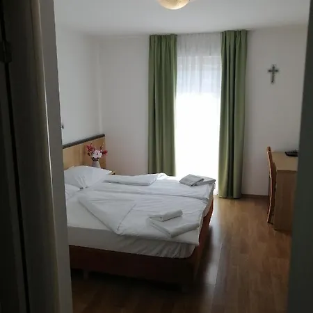 Dina 4*