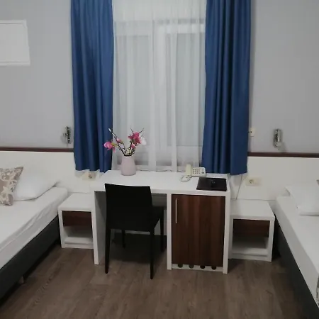 Dina 4*