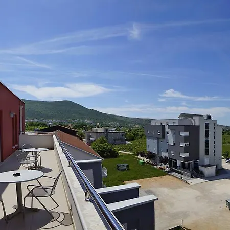Hotel Dina 4*