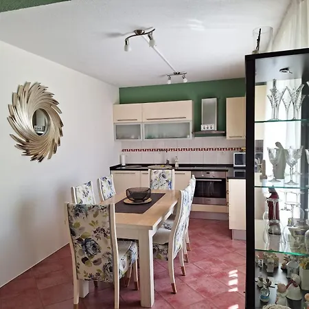 Hotel Dina 4*