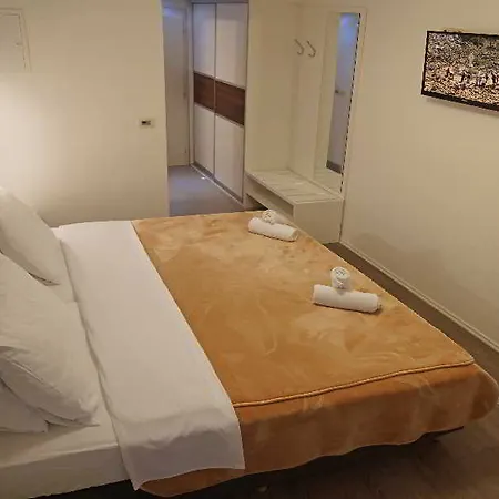 Dina Hotel